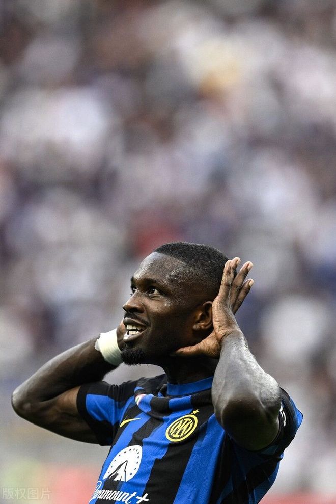 足总杯-阿诺德世界波、基耶萨锁胜局，利物浦4-0阿克灵顿晋级