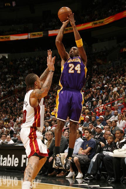 篮板压制 篮板压制