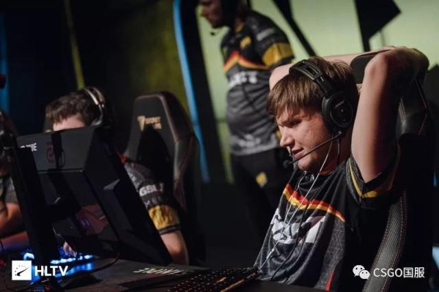 由主裁或第 由主裁或第